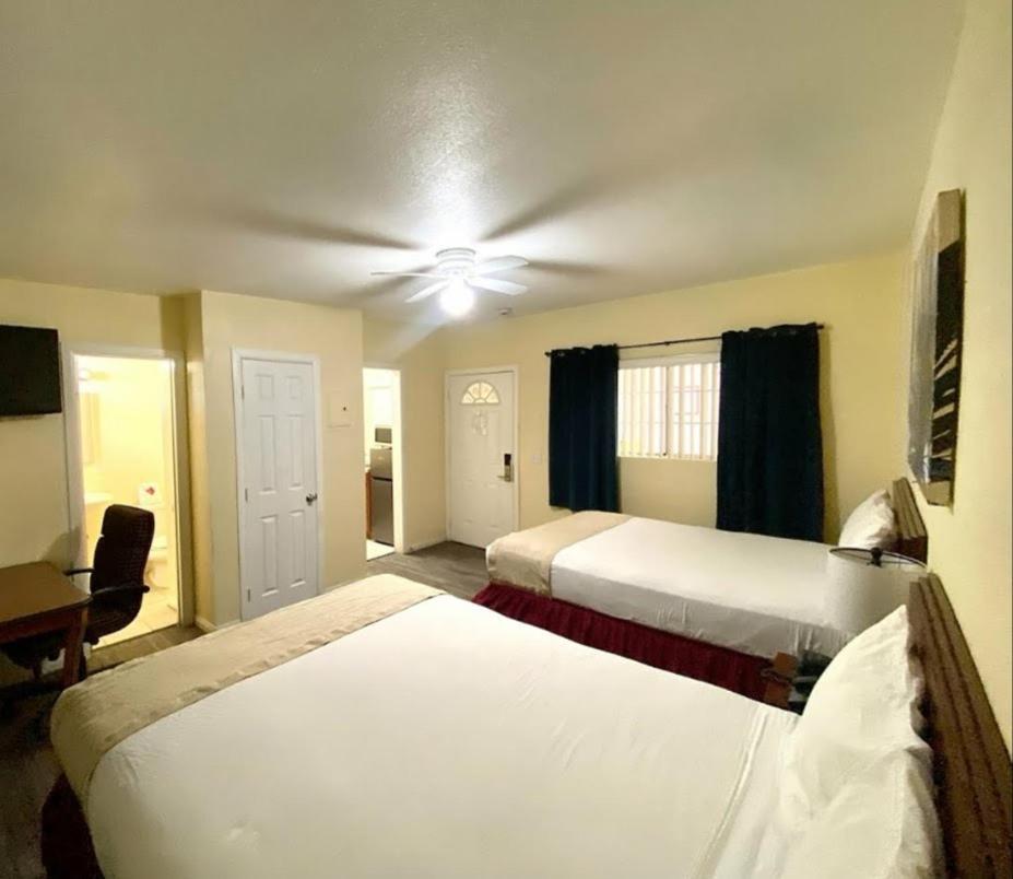 Europa Inn & Suites Desert Hot Springs Exteriér fotografie
