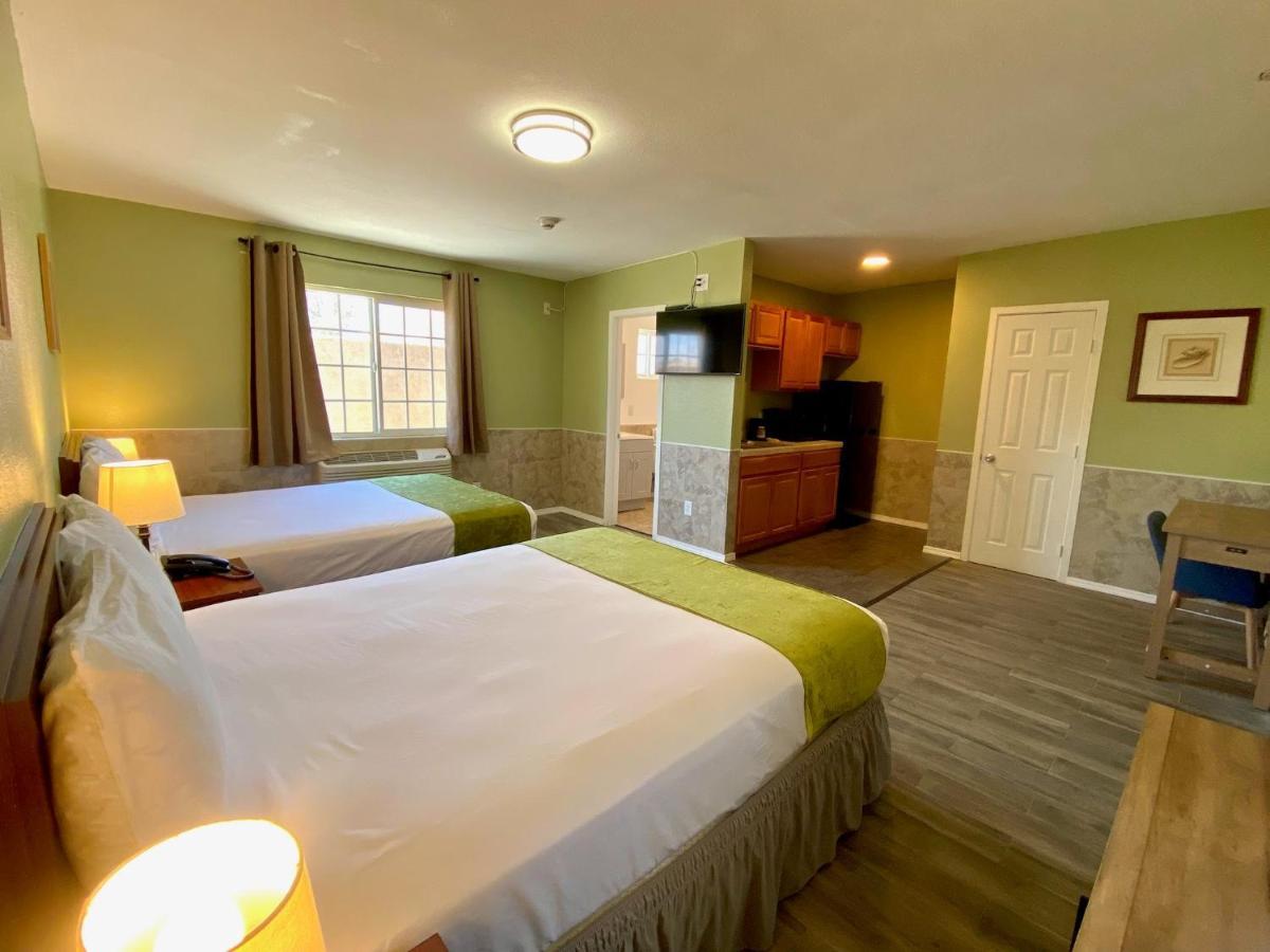 Europa Inn & Suites Desert Hot Springs Exteriér fotografie